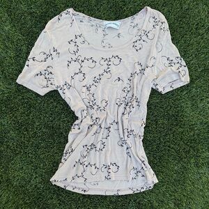 Frazier Lawrence Cream Short Sleeve Scoop Neck Top with Black Vine Print